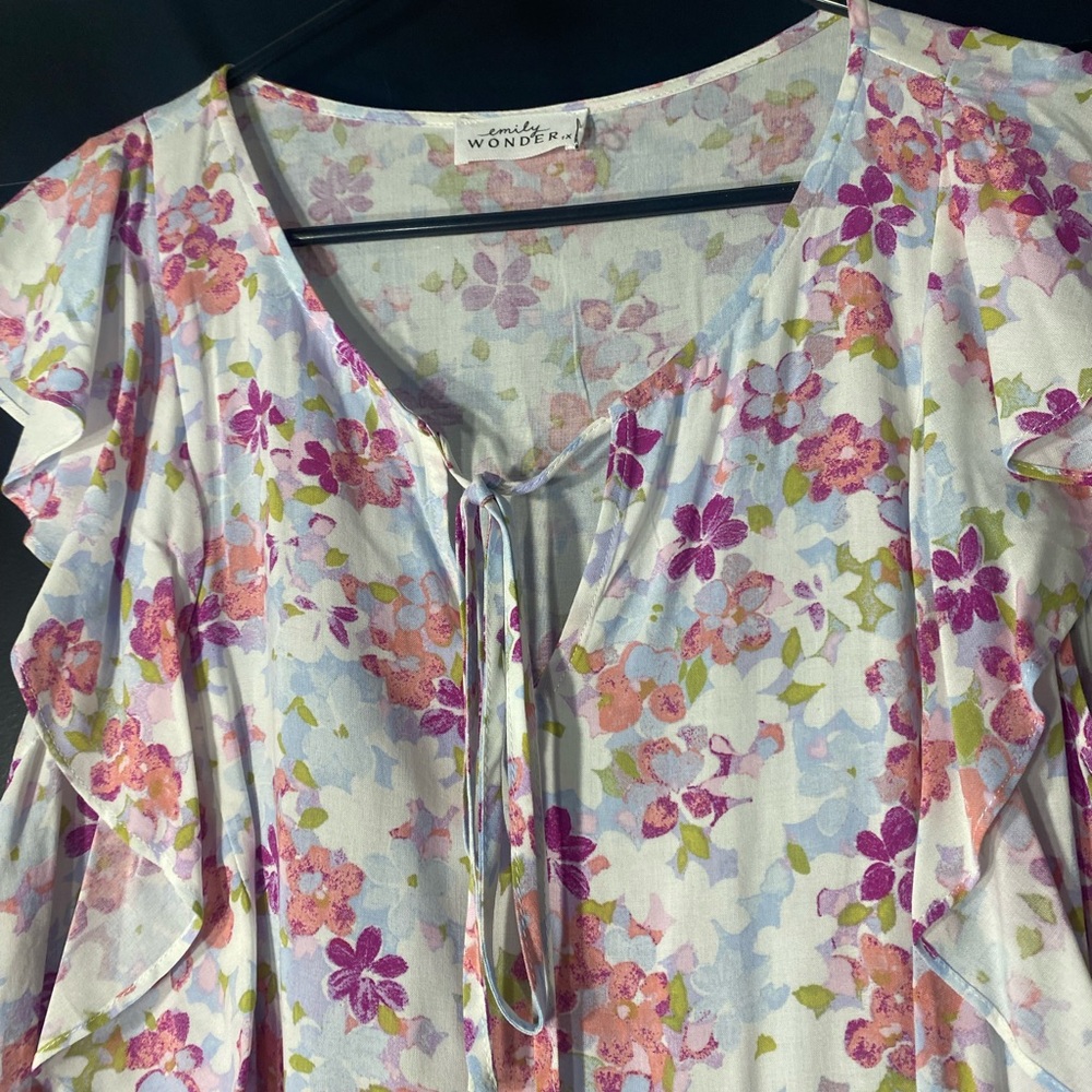 4/$16 Emily Wonder Top - Picture 2 of 5